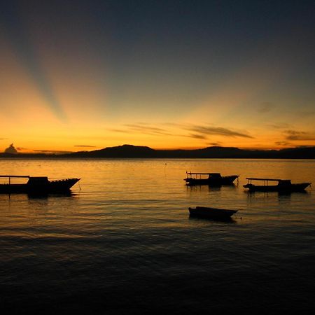 Bunaken Divers Sea Breeze Resort Екстериор снимка