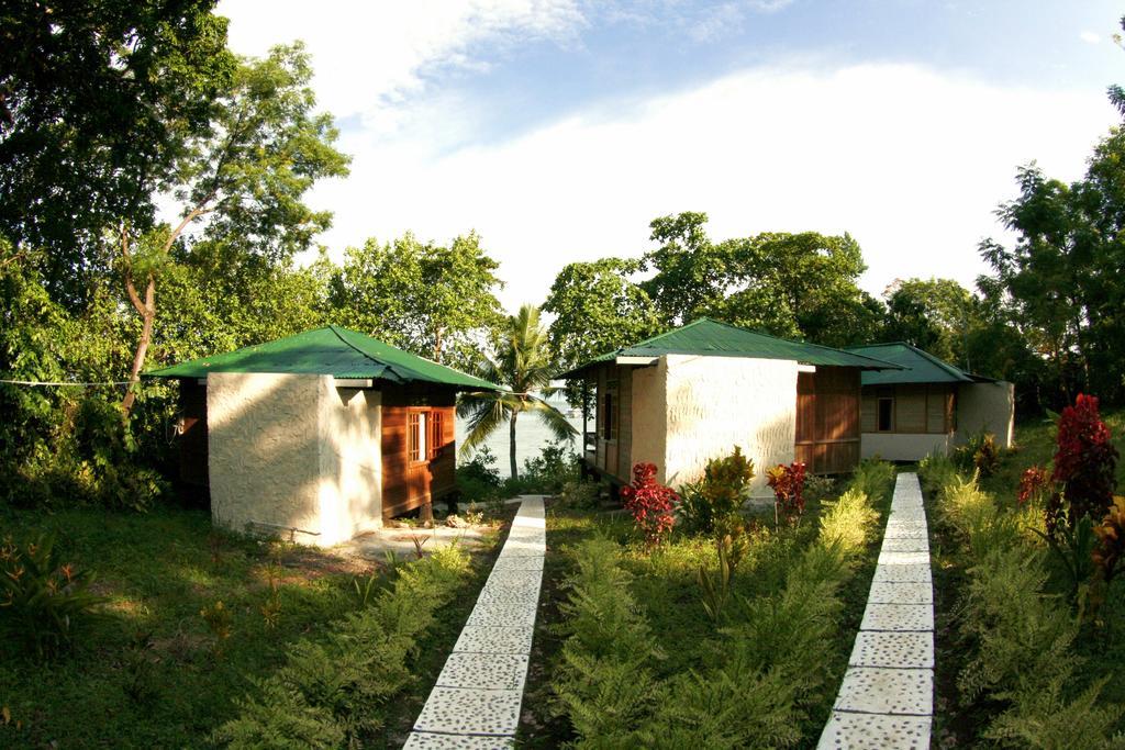 Bunaken Divers Sea Breeze Resort Екстериор снимка