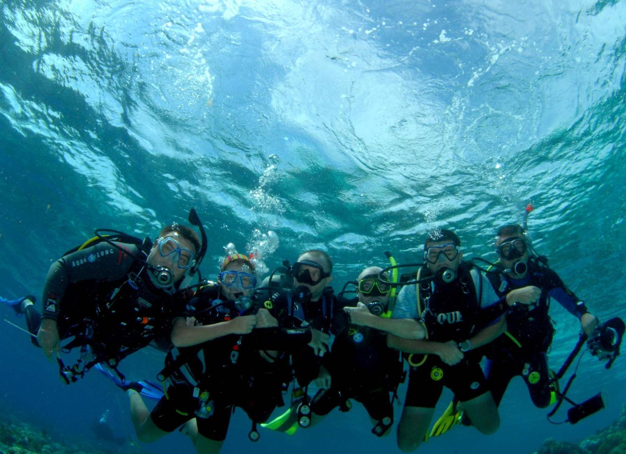 Bunaken Divers Sea Breeze Resort Екстериор снимка