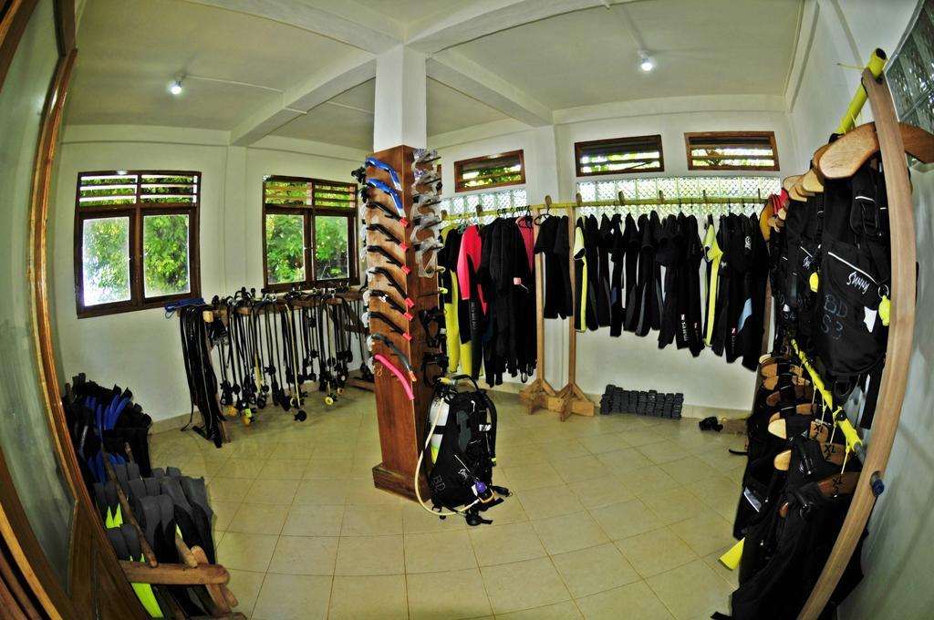 Bunaken Divers Sea Breeze Resort Екстериор снимка