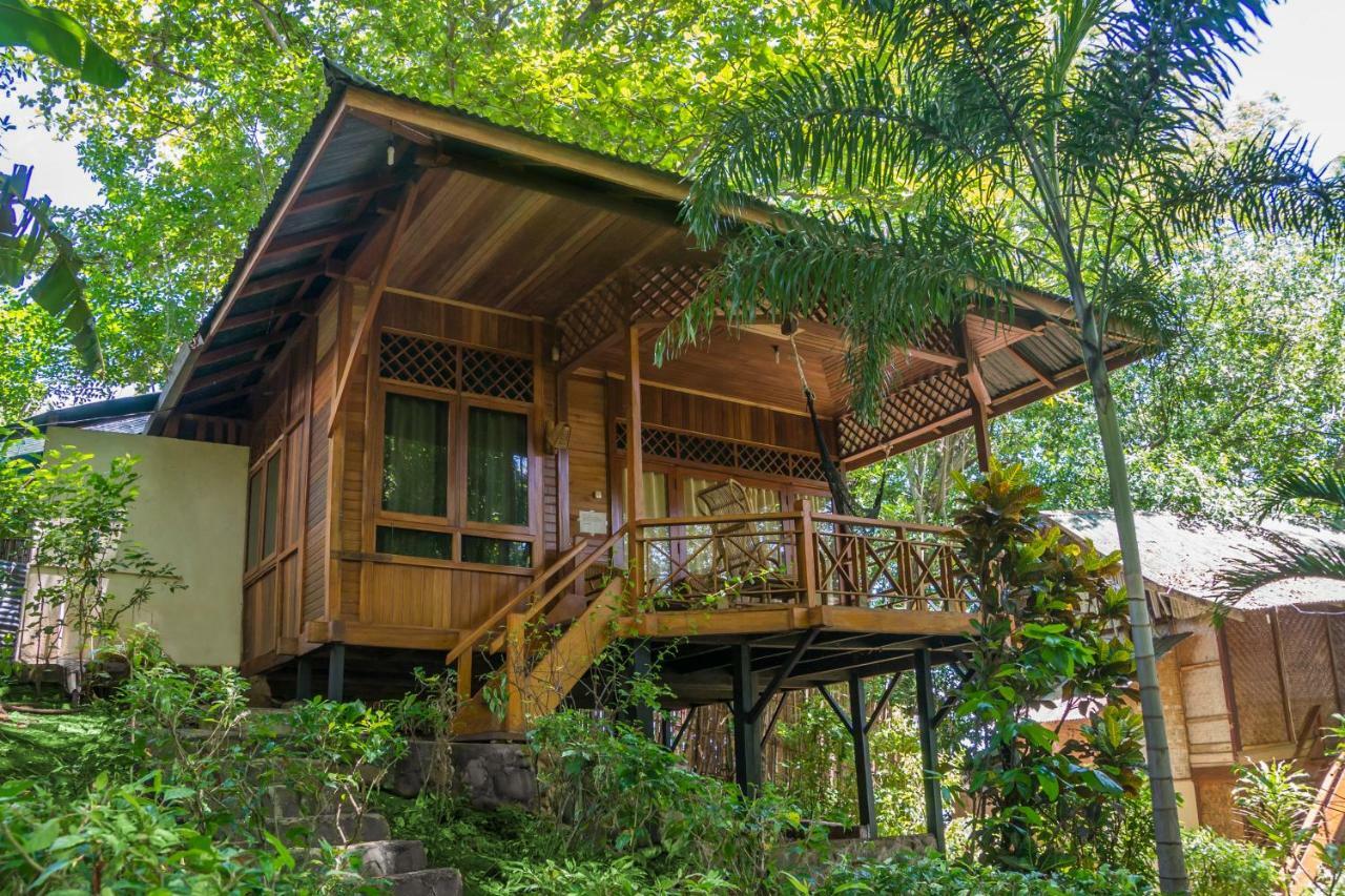 Bunaken Divers Sea Breeze Resort Екстериор снимка