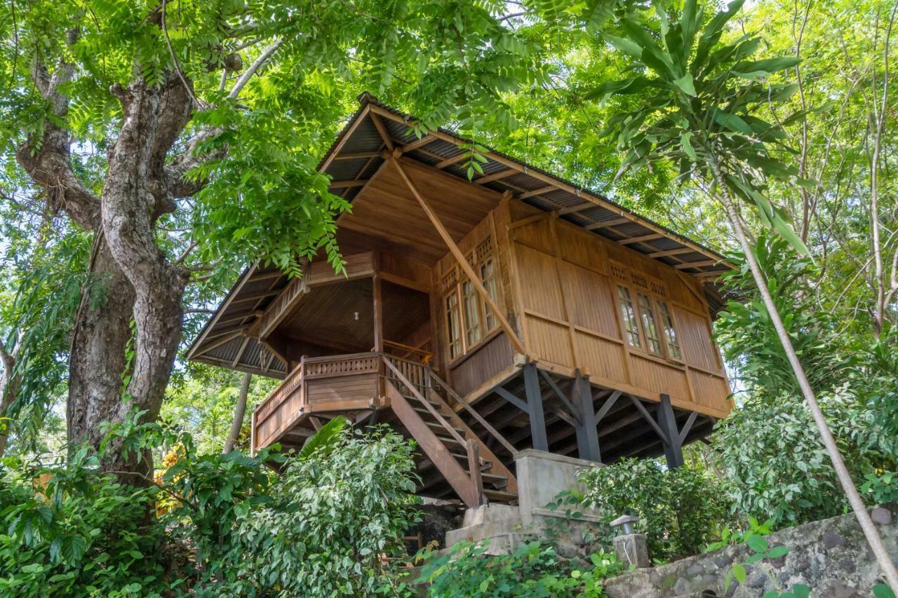 Bunaken Divers Sea Breeze Resort Екстериор снимка