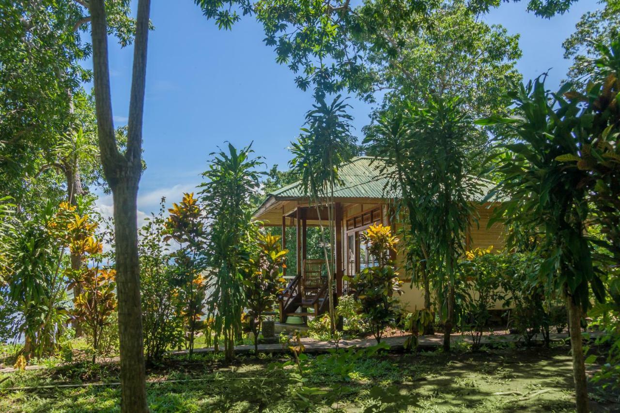 Bunaken Divers Sea Breeze Resort Екстериор снимка
